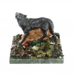 Сувенир "Воющий волк" на змеевике