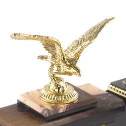 Настольный набор &amp;quot;Парящий орел&amp;quot; из яшмы и бронзы