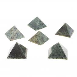 Пирамида из нефрита 7,5х7,5х6,5 см