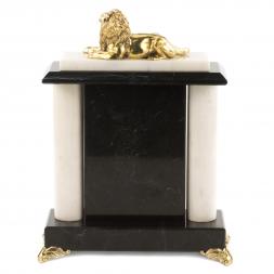 Часы "Лев" камень мрамор бронза