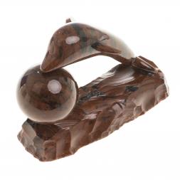 Сувенир фигурка "Дельфин с шаром" коричневый обсидиан