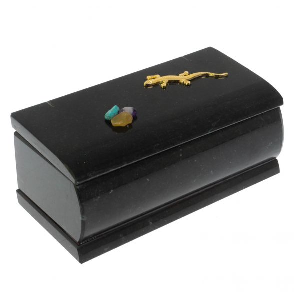 Шкатулка из черного змеевика с ящерицей и самоцветами 15х7,5х6 см 128738