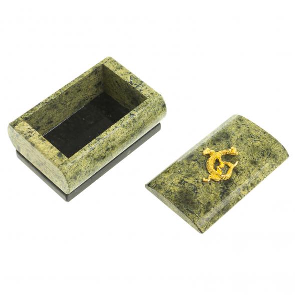 Шкатулка овальная из змеевика &amp;quot;Ящерица&amp;quot; 9х6,5х6 см 123249