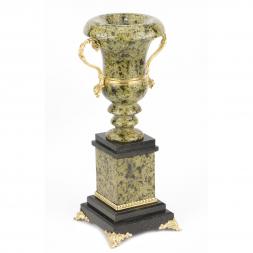 Ваза из камня змеевик "Медичи" с декором из бронзы