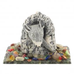 Сувенир из мрамолита "Крыса в корзине"