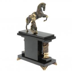 Часы &amp;quot;Конь с попоной&amp;quot; из яшмы