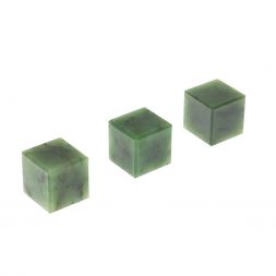 Кубик из саянского нефрита 20 мм